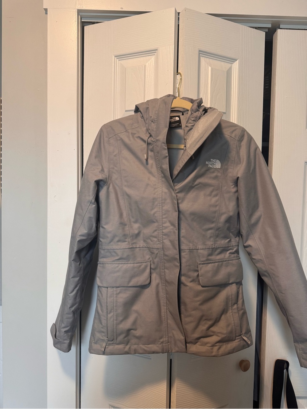 The North Face Women's Light Gray Hooded Ski Jacket